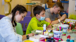 Jarní tvoření zpříjemnilo hospitalizovaným dětem pobyt ve fakultní nemocnici
