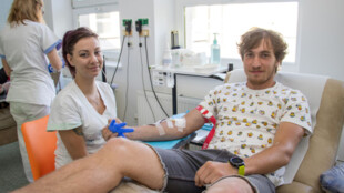 V Krevním centru FNO připravili dárcům krve﻿ oslavu u příležitosti Světového dne dárců krve