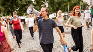 Artivismus: umění nebo aktivismus? Jak zvednout mladou generaci ze židle?