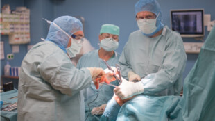 Karvinská hornická nemocnice pořídila s přispěním společnosti Mölnlycke elektrochirurgický přístroj