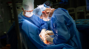 FNO jako první v regionu využívá špičkový přístroj Mozart pro přesnější operace nádorů prsu