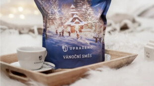 Vybíráte ideální dárek pro milovníky kávy? Oblíbená Vánoční směs Upraženo je zpět