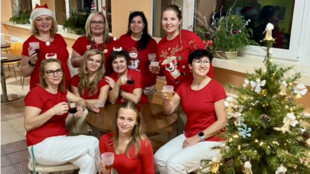 Vánoční jarmarky v rehabilitačních ústavech vyvrcholily akcí Česko zpívá koledy