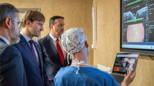 Ministr zdravotnictví navštívil v rámci cesty do Ostravy také fakultní nemocnici
