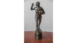 Vítkov získal Enšpígla, dílo vítkovského sochaře Josefa Mühra