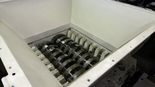 Česká technologie pro evropský trh: OSTROJ vyvinul chytrý modulární drtič s dálkovým monitoringem