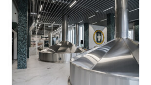 Pivovar Radegast slaví 60 let od položení základního kamene. Od počátku měnil české pivovarnictví