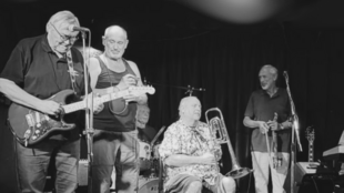 Tros Jujos & Peachman